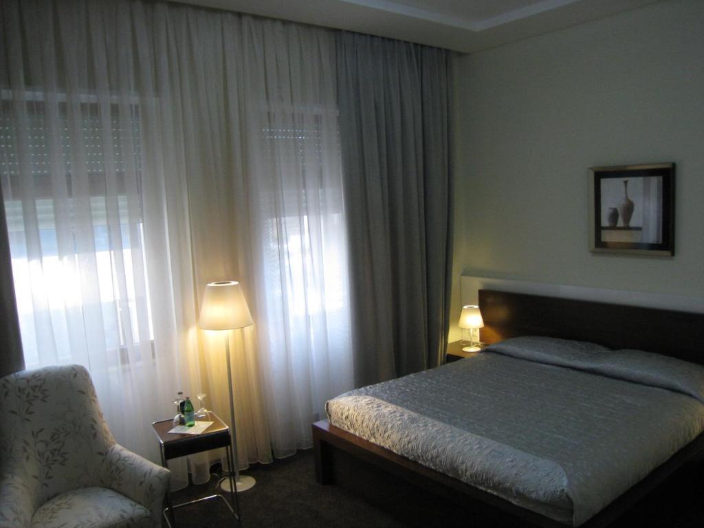 Boutique Hotel Kotoni Tiranë Phòng bức ảnh