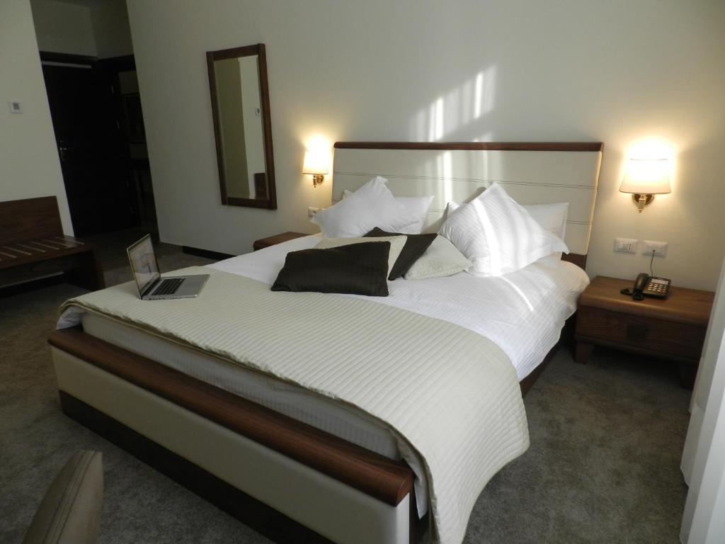 Boutique Hotel Kotoni Tiranë Phòng bức ảnh