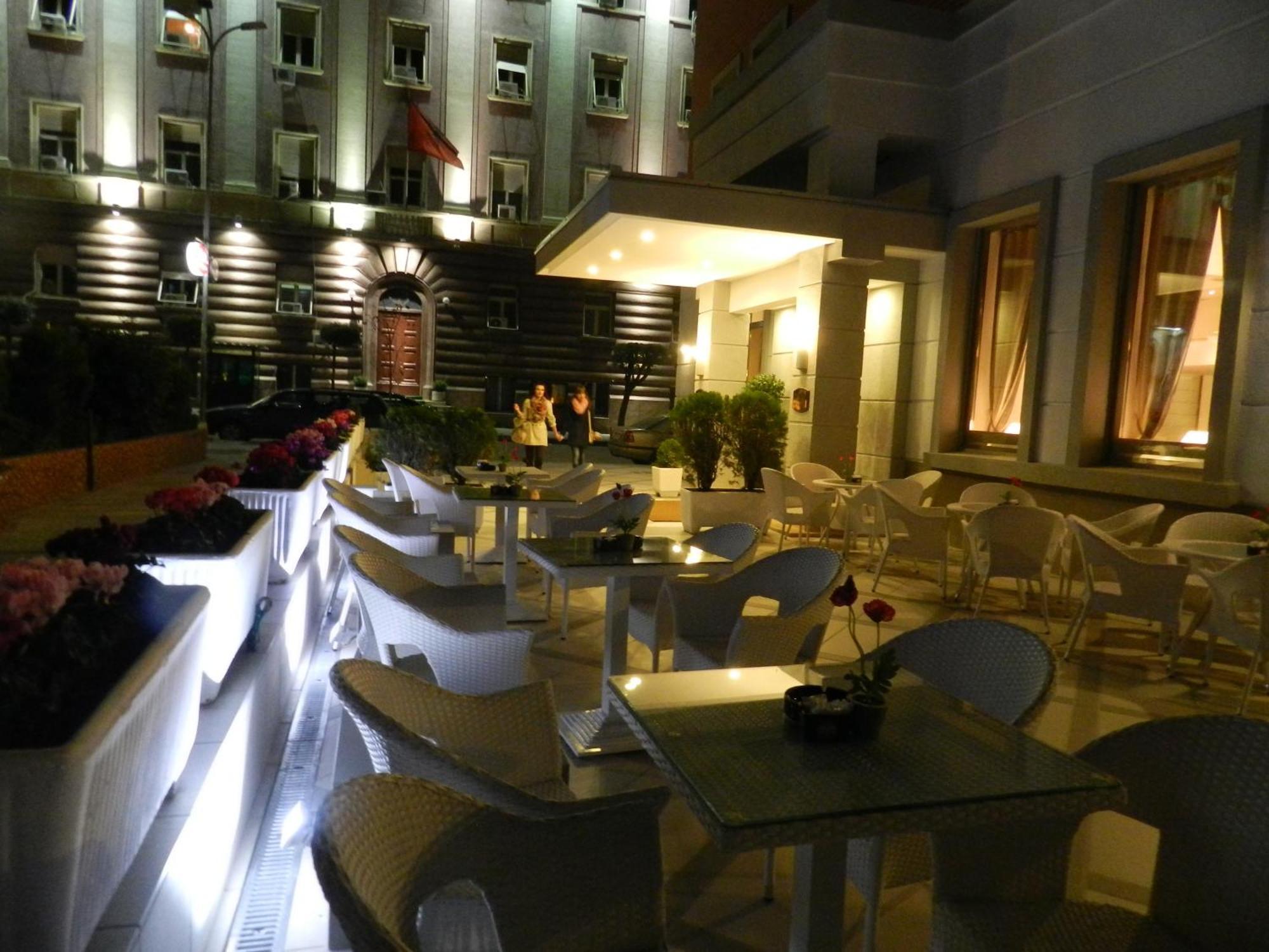 Boutique Hotel Kotoni Tiranë Ngoại thất bức ảnh