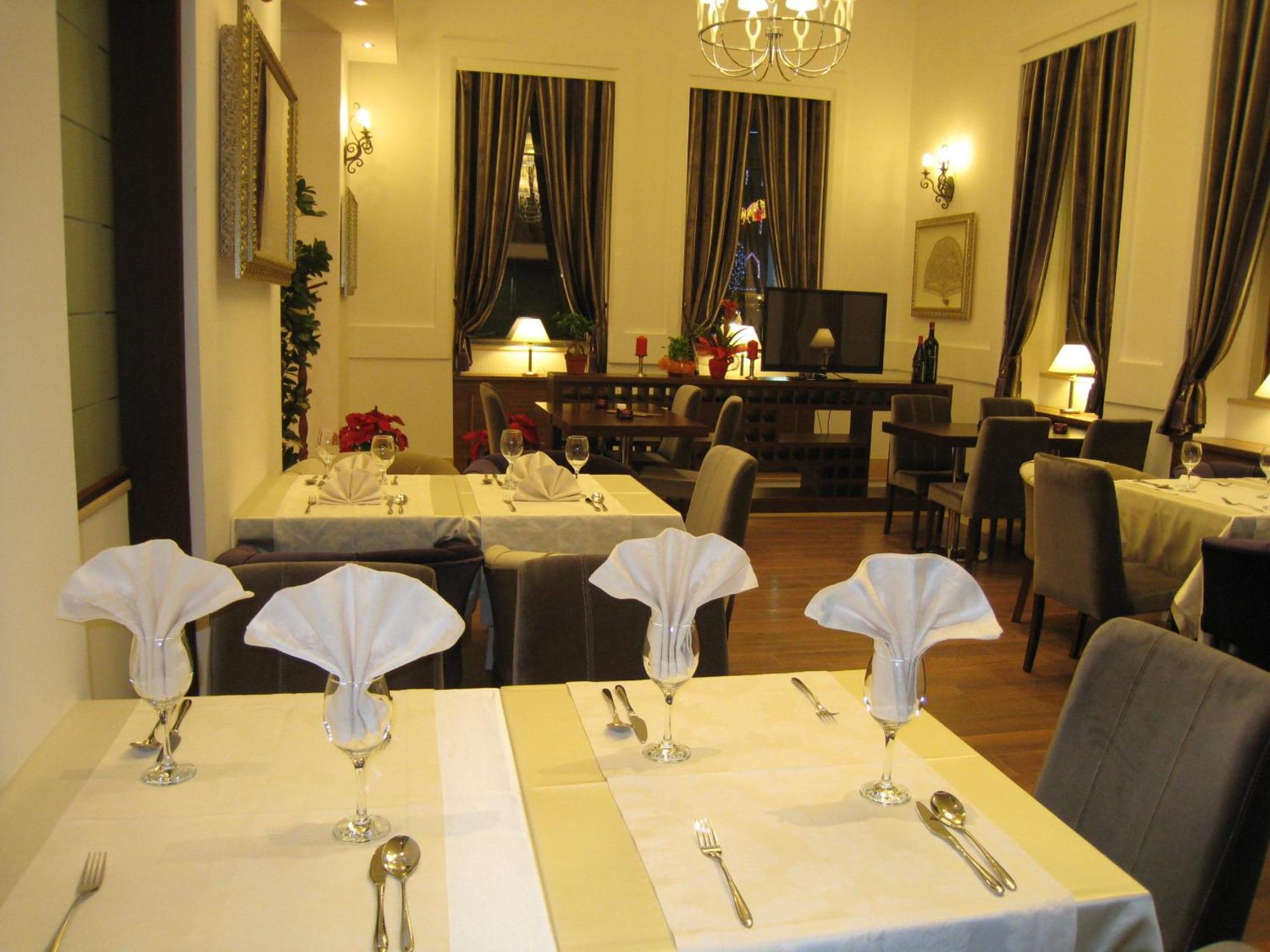 Boutique Hotel Kotoni Tiranë Ngoại thất bức ảnh