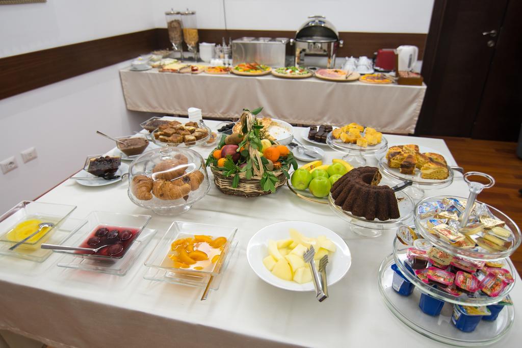 Boutique Hotel Kotoni Tiranë Ngoại thất bức ảnh